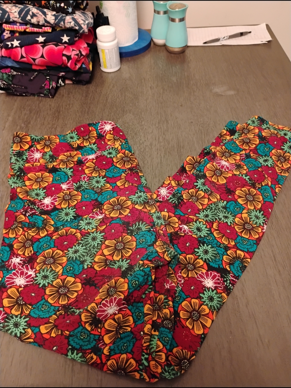 LuLaRoe Floral Stretch Leggings in Red, Yellow & Teal